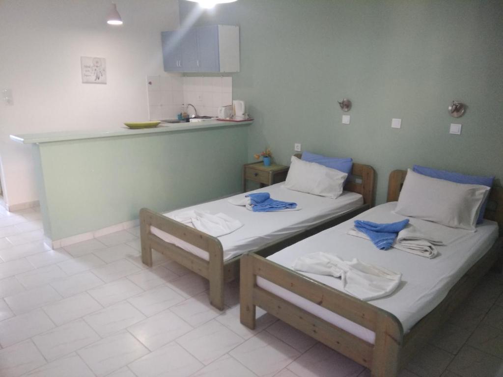 Mina Studios room 2